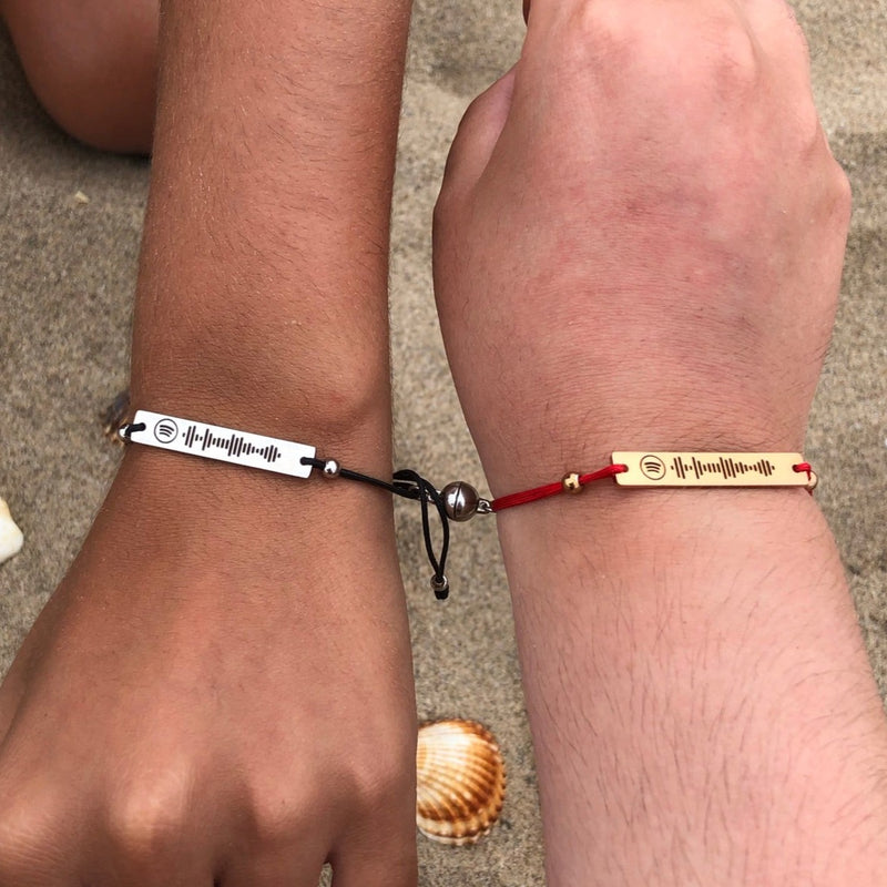 Pack of 2 Red and Black Bracelets with Magnet